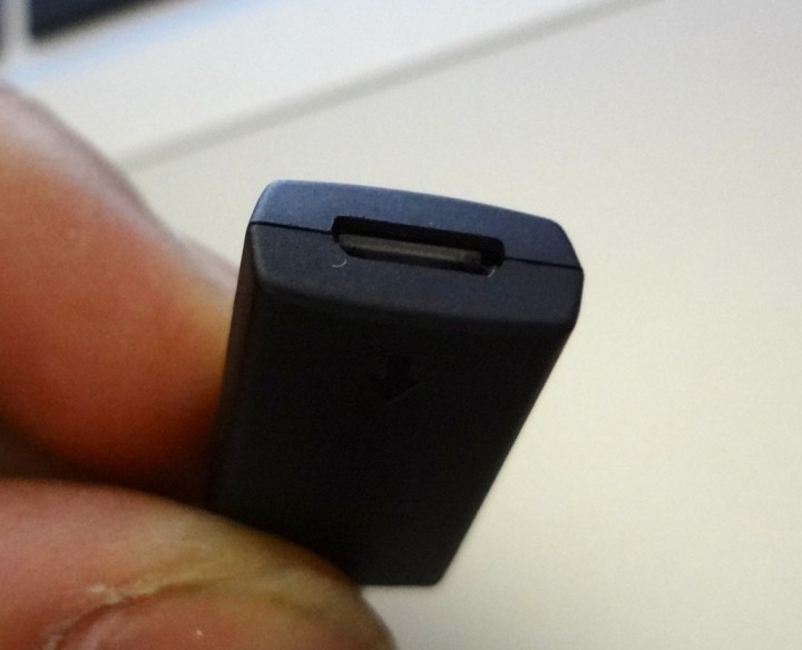 apple-certification-microusb-lightning-conversion-adapter-1DSC02117