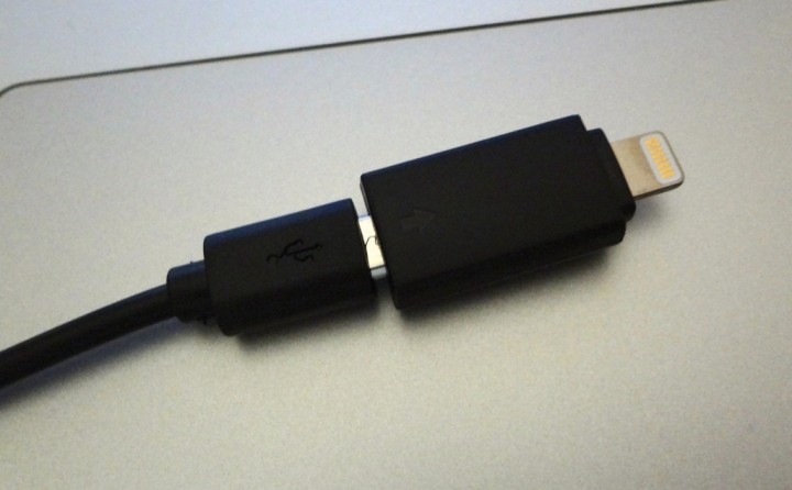 apple-certification-microusb-lightning-conversion-adapter-1DSC02123