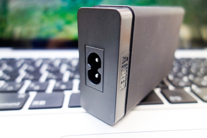 anker-40w-5port-usb-charger-RX100-_DSC8566