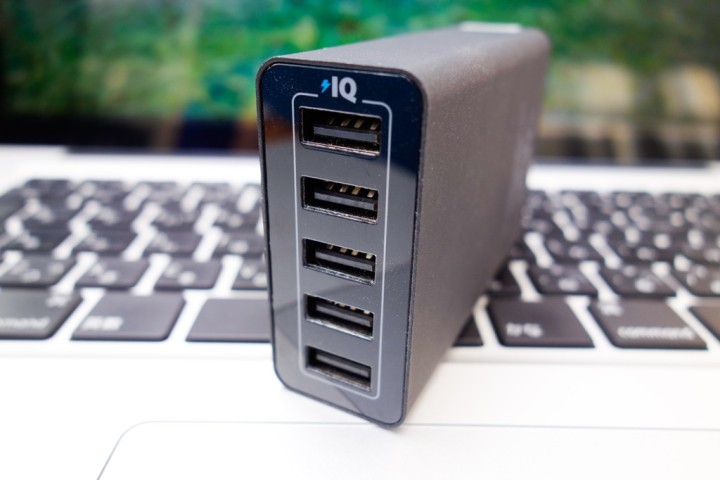 anker-40w-5port-usb-charger-RX100-_DSC8577