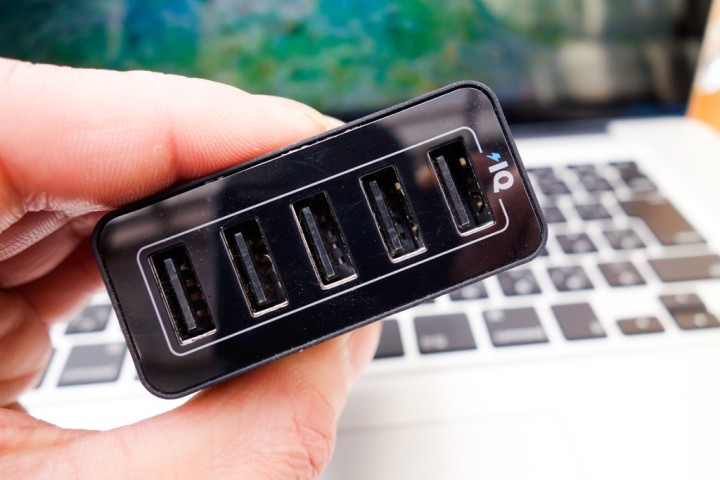 anker-40w-5port-usb-charger-RX100-_DSC8581