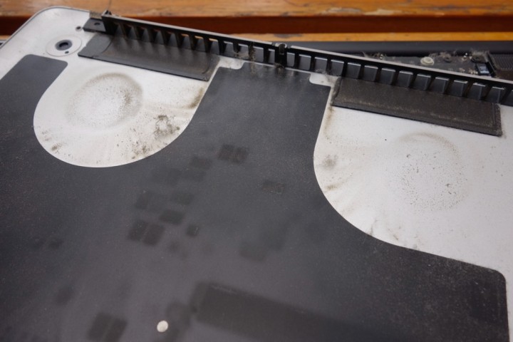 mac-book-pro-fan-cleaning-RX100-_DSC8765