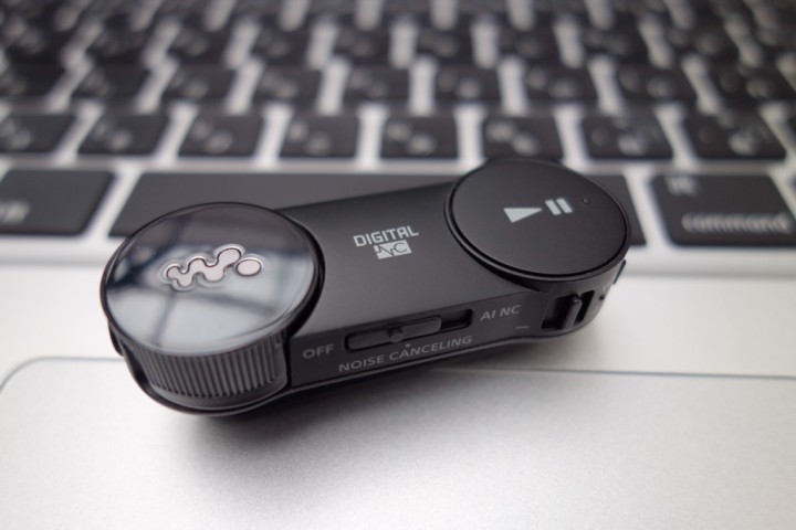 sony-mdr-nwbt20n-RX100-_DSC8594