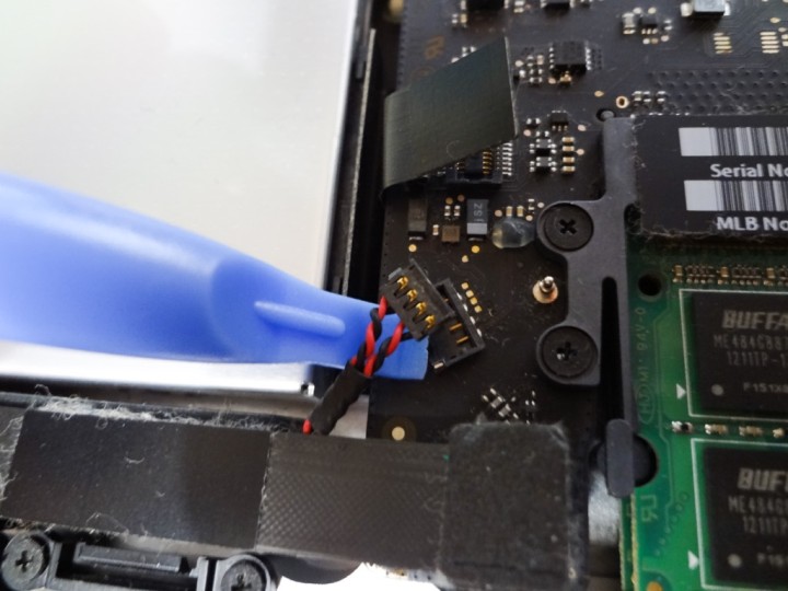 macbookpro-early2011-logic-board-malfunction-oven-heating-1DSC03901