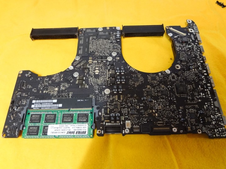 macbookpro-early2011-logic-board-malfunction-oven-heating-1DSC03916