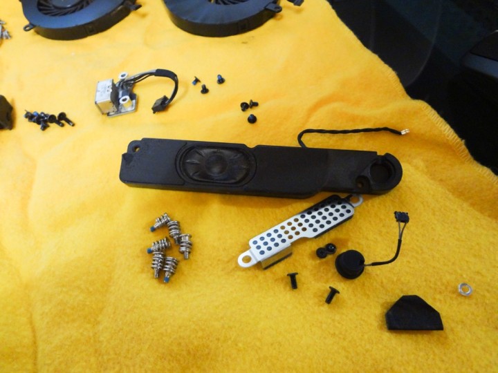 macbookpro-early2011-logic-board-malfunction-oven-heating-1DSC03926