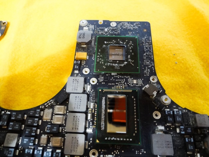 macbookpro-early2011-logic-board-malfunction-oven-heating-1DSC03928