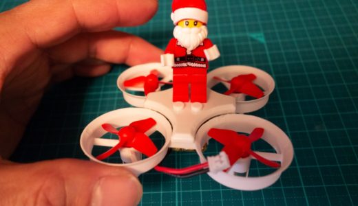 サンタが乗ったトイドローンEachine E011を購入！可愛い見た目とは裏腹に7mmモーターでキビキビ飛んでくれます！