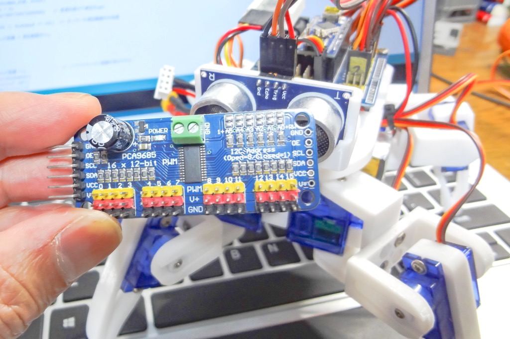 Arduino】シールドタイプのPCA9685 PWMサーボモータードライバを使ってみる！ | ぶらり＠web走り書き